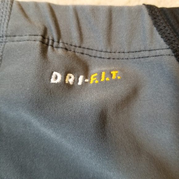 Black Nike dri-fit biker shorts - Picture 5 of 5